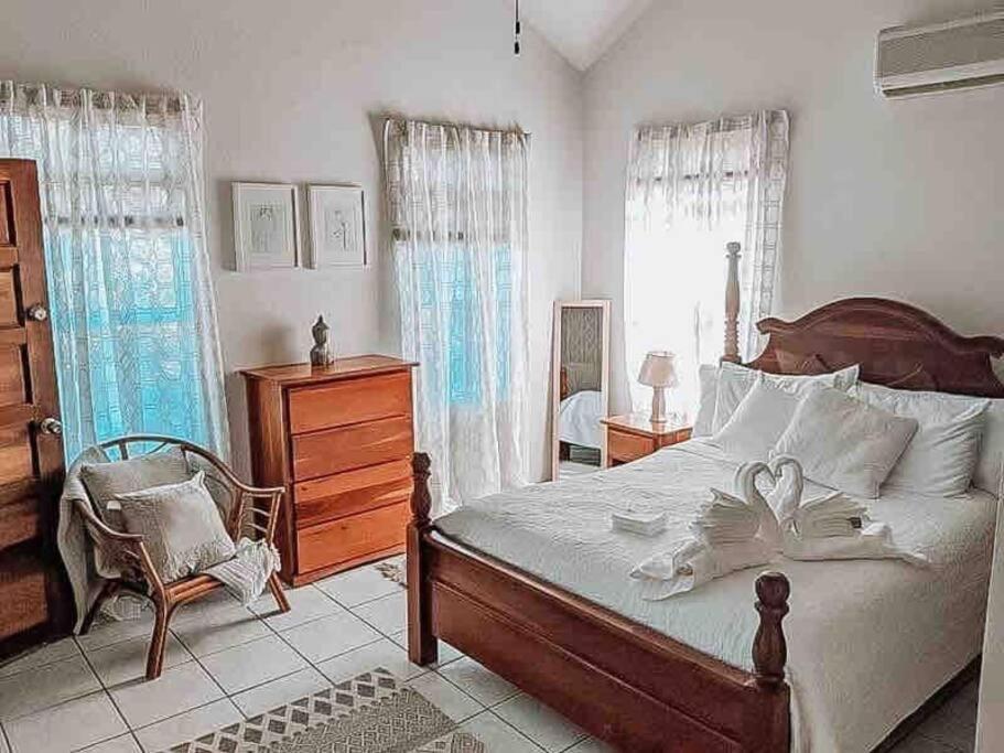Vacation Home Blue Lotus Cayo Caulker Exterior foto