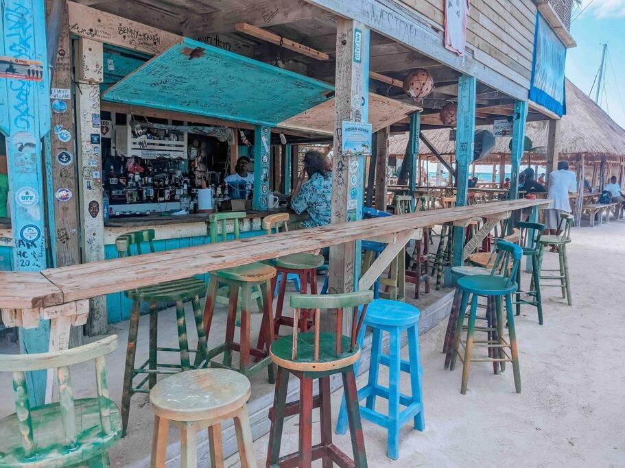 Vacation Home Blue Lotus Cayo Caulker Exterior foto