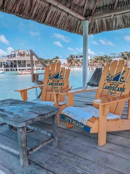 Vacation Home Blue Lotus Cayo Caulker Exterior foto
