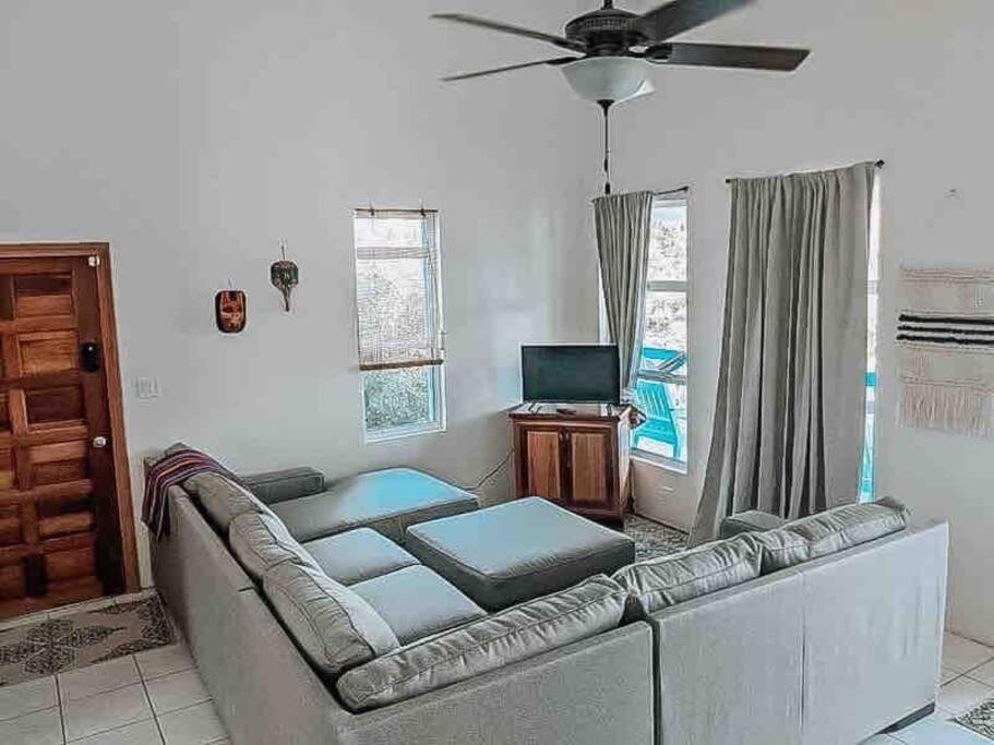 Vacation Home Blue Lotus Cayo Caulker Exterior foto